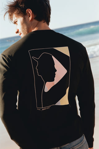 Unisex organic cotton base layer with soft fleece inner and muted trompe l’oeil “Align” artwork. Lightweight yet warm, relaxed fit, fully biodegradable and ethically made in Portugal.